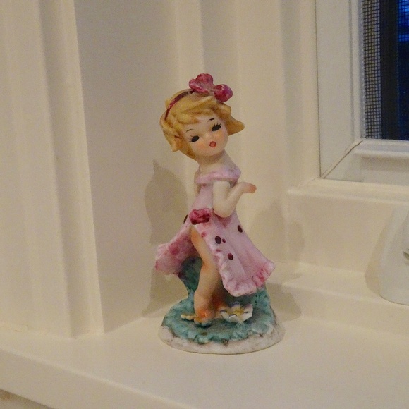 Vintage Sassy Dancing Flower Garden Girl Figurine Cute Country Cottagecore Decor - Picture 6 of 6